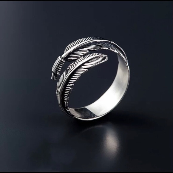 . Jewelry - 925 sterling silver Vintage feather ring